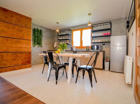 Atlas Chmur Apartment *